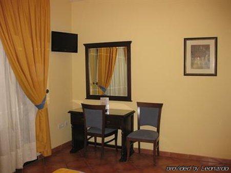 Hotel Calderon Cenes De La Vega Luaran gambar