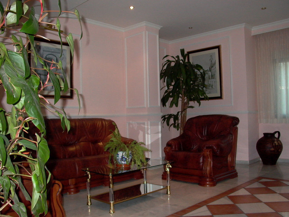 Hotel Calderon Cenes De La Vega Luaran gambar