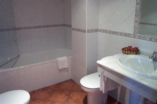 Hotel Calderon Cenes De La Vega Bilik gambar